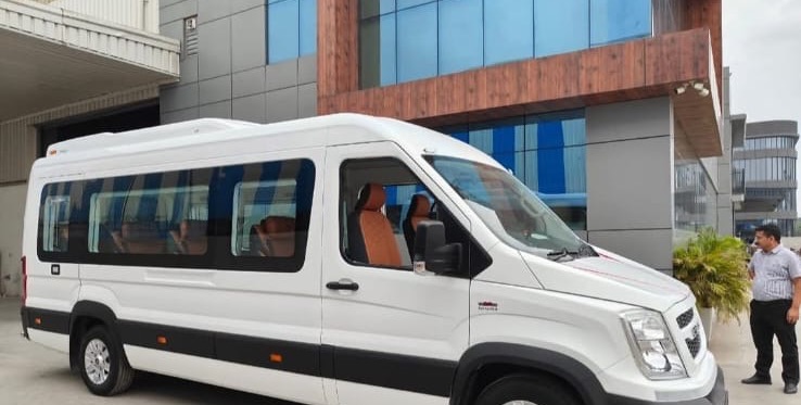 Maharaja Urbania ultra-luxury 9-seater vehicle exterior