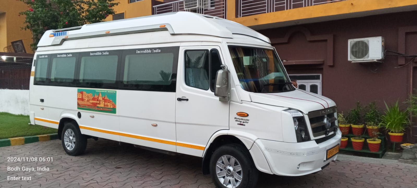 Tempo Traveller (20 Seater) - Photo 8